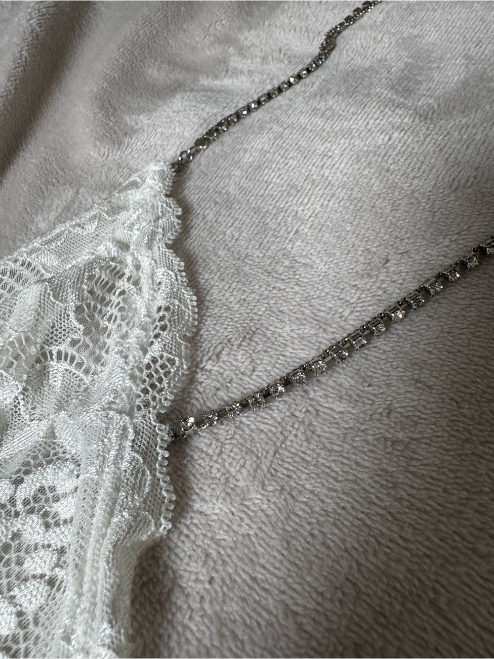 La SENZA White Lace Chemise with Crisscross Beaded Straps - Picture 3 of 4